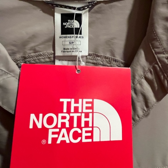 North Face shirt - Picture 3 of 6